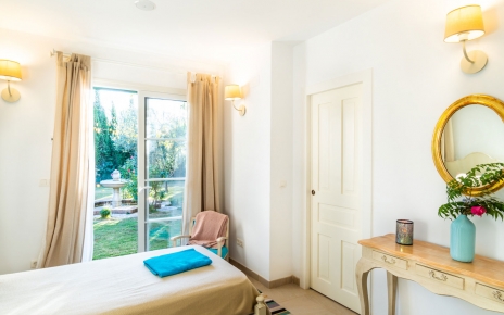 We could hear the fountain from this bedroom